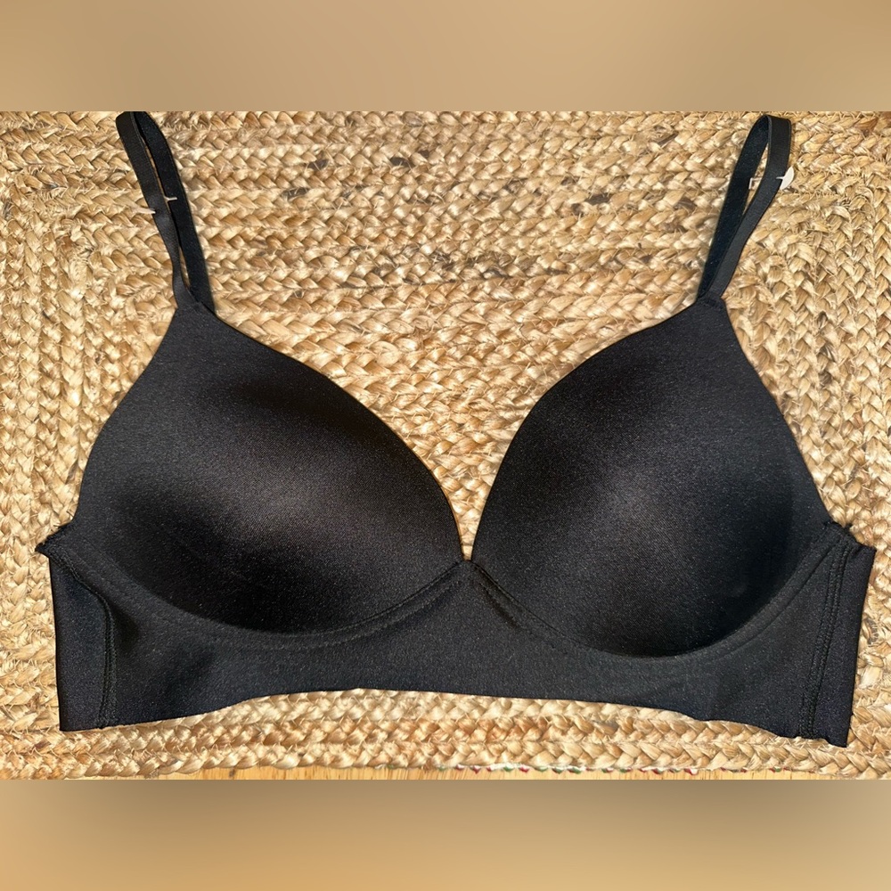 NEW Just Be Ladies T-Shirt Bra Wireless Black 38C NEW WITHOUT TAGS